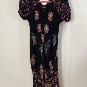 Elegant Floral Maxi Dress in Black and Pink
